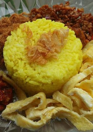 Foto resep Nasi kuning rice cooker