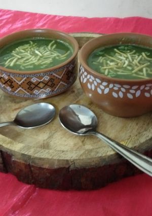 A picture of Palak cauliflower stem soup.
