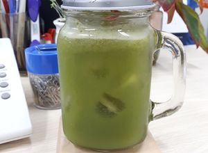 Hình của món Nước ép táo và cần tây.