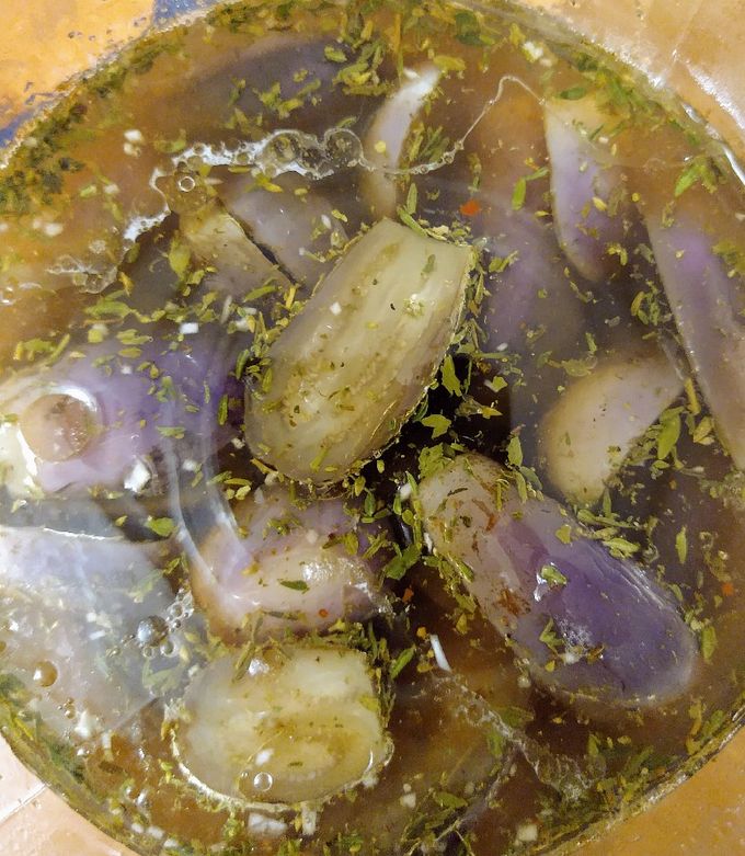 Una foto de Berenjenas baby en escabeche suave