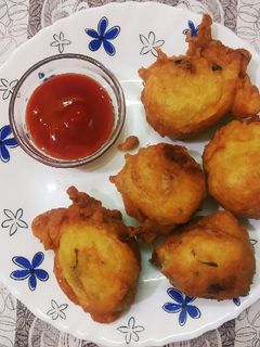 आलू बोंडा (Aloo Bonda recipe in Hindi) रेसिपी मुख्य फोटो