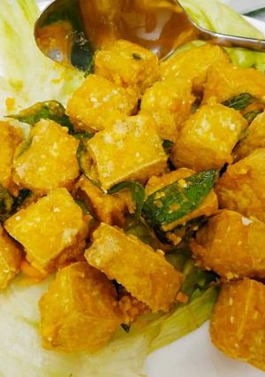 A picture of Salted Eggs Bean Curd 咸蛋豆腐.