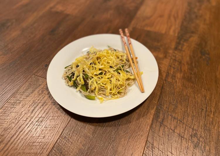 How to Prepare Perfect Saucy Chicken Chowmein Indian Chinese Style