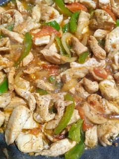 Una foto de Ropa vieja de pollo a mi estiló 😃😊