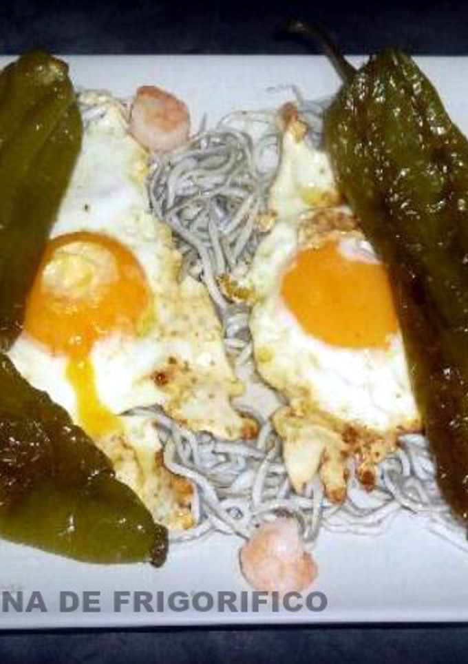 Una foto de Huevos estrellados marina