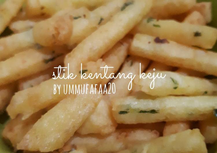 4. Stik Kentang Keju Krezz