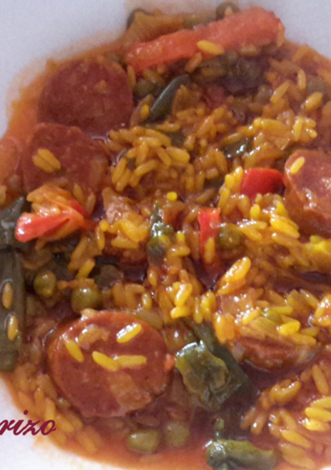 Una foto de Arroz  con chorizo