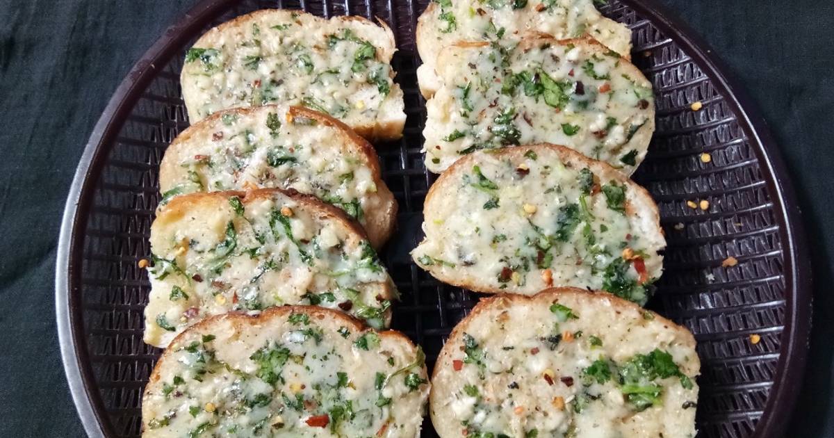 Cheese Garlic bread on tawa Recipe by Zalak Desai Cookpad