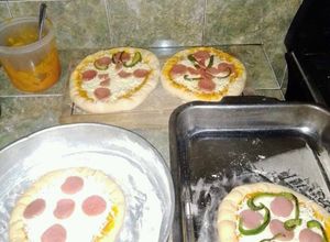 Una foto de Mini Pizzas de queso y mortadela