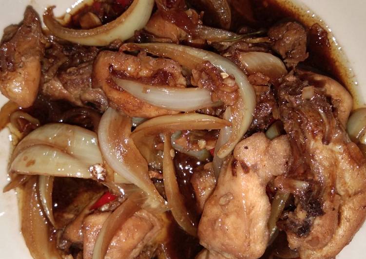 Bagaimana Menyiapkan Ayam goreng mentega, Lezat