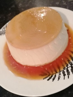 Una foto de Flan de café y caramelo 🍮