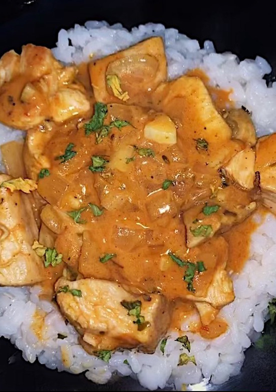 Una foto de Pollo al curry