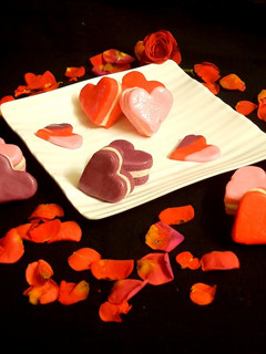 ஃபாண்டன்ட் ஹார்ட் மேக்ரோன்ஸ் (fondant heart Macaroons recipe in tamil) செய்முறை முக்கிய புகைப்படம்