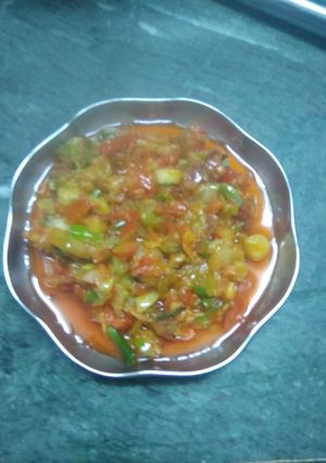 લીલી ડુંગળી ટામેટા નું શાક(Spring onion Tomato sabji recipe in Gujarati) રેસીપી મુખ્ય ફોટો