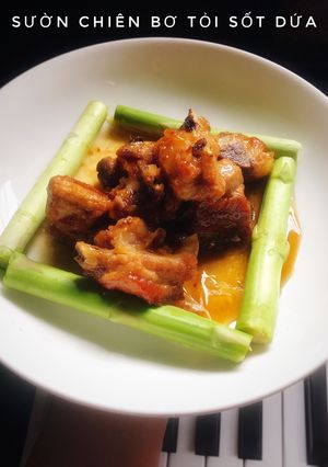 Hình của món Sườn chiên bơ tỏi sốt dứa.