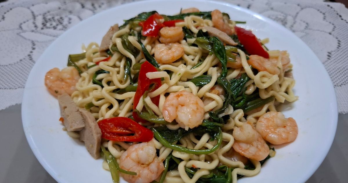 Mie Kangkung Belacan