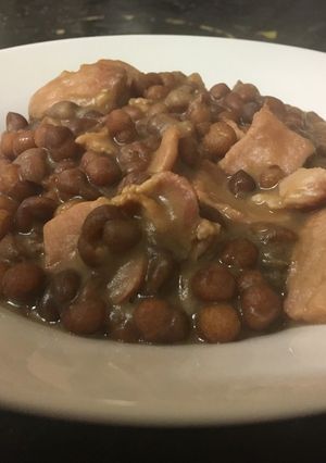 A picture of Gray Peas (Pays) and Bacon.