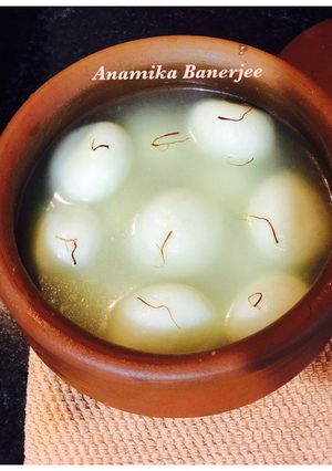 A picture of Kolkata Sponge Roshogolla 😋.