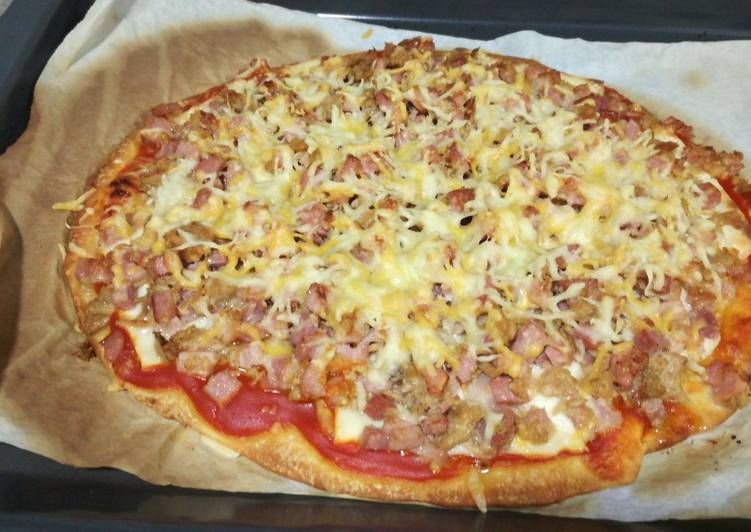 Pizza de bacon y atún