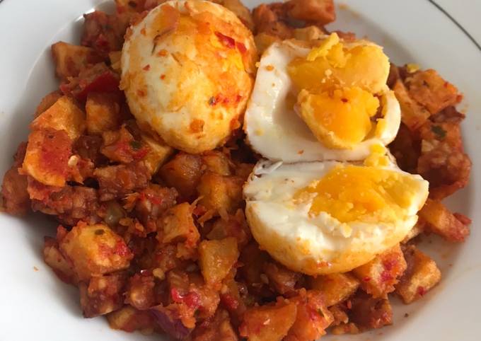 Balado Telur, Kentang, dan Tempe