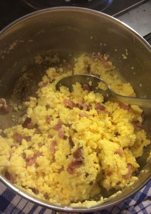 Une photo de Oeufs Brouillés aux lardons
