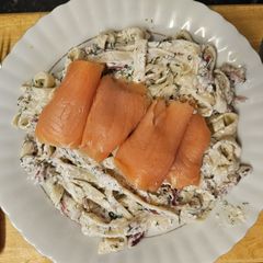 Creamy smoked salmon pasta A picture of Creamy smoked salmon pasta.