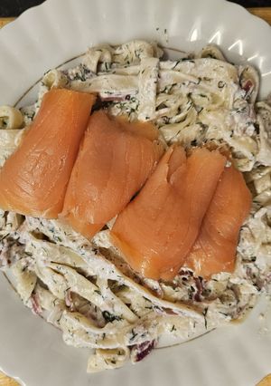 A picture of Creamy smoked salmon pasta.
