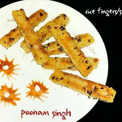 A picture of Rice fingers/sticks.