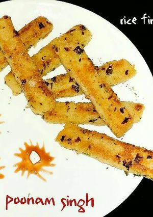 A picture of Rice fingers/sticks.
