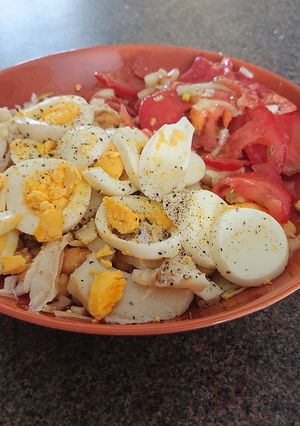 A picture of Chickpeas With Egg and Salted Cod.
