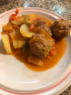 Una foto de Albóndigas a la pomarola