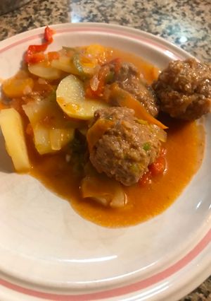 Una foto de Albóndigas a la pomarola