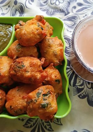મિક્સ વેજ પકોડા (Mix Veg Pakora Recipe In Gujarati) રેસીપી મુખ્ય ફોટો