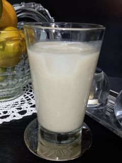 Una foto de Licuado de banana y durazno