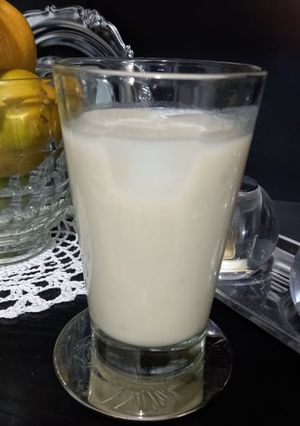 Una foto de Licuado de banana y durazno