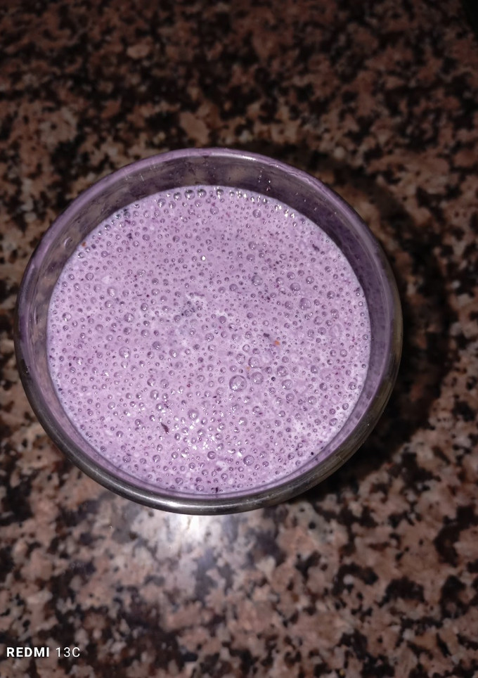 Una foto de Batido de arándanos 🫐