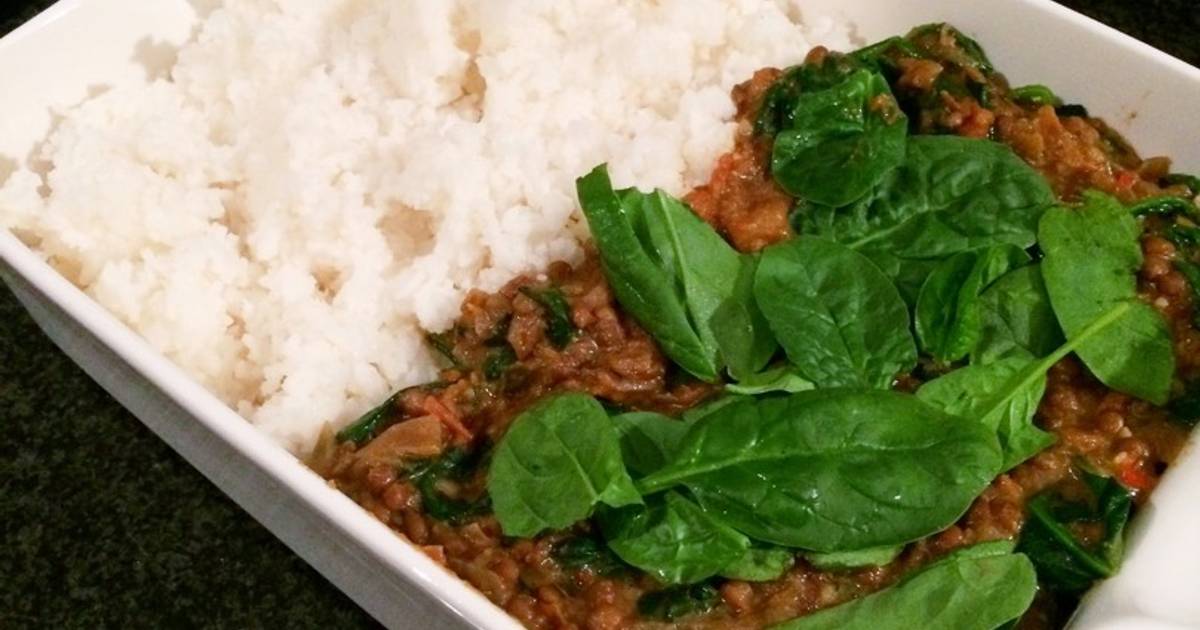 Coconut, lentil and spinach curry (Vegan)