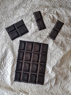 Una foto de "Chocolate" cetogénico ❤️ Chocolatinas de 2 ingredientes en 5 minutos, receta más keto, ¡imposible!