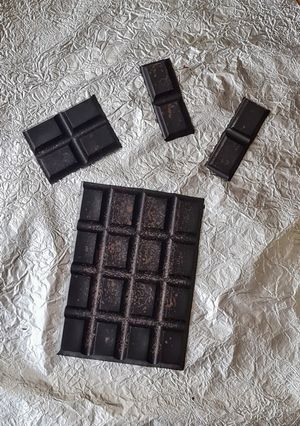 Una foto de "Chocolate" cetogénico ❤️ Chocolatinas de 2 ingredientes en 5 minutos, receta más keto, ¡imposible!