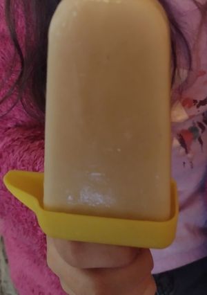 Una foto de Helados de leche con plátano