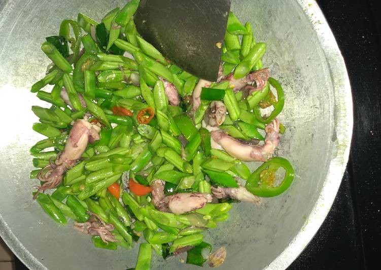 Resep Tumis buncis asin cumi Lezat