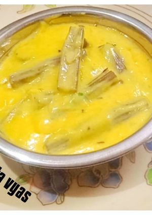 સરગવો બેસન નુ શાક (Sargva Besan Sabji Recipe In Gujarati) રેસીપી મુખ્ય ફોટો