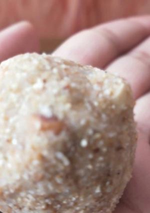 A picture of Wheat Flour ladoo.
