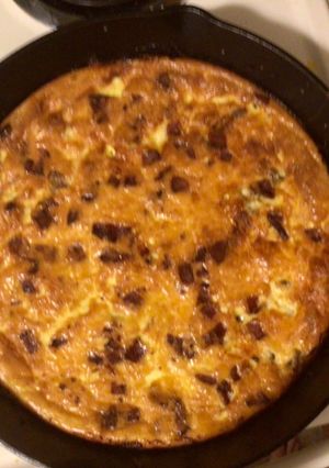 A picture of Keto Bacon Cheeseburger Meatza.