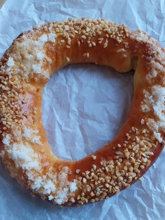 Una foto de Roscón de Reyes 2025 v1: Relleno de mazapán