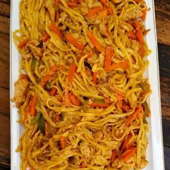 A picture of Chicken chowmein.