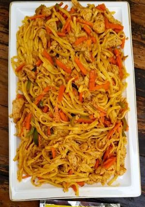 A picture of Chicken chowmein.