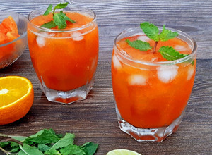 A picture of Papaya and Orange Smoothie.