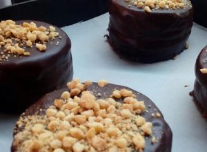 Una foto de Alfajor de chocolate relleno con nutella