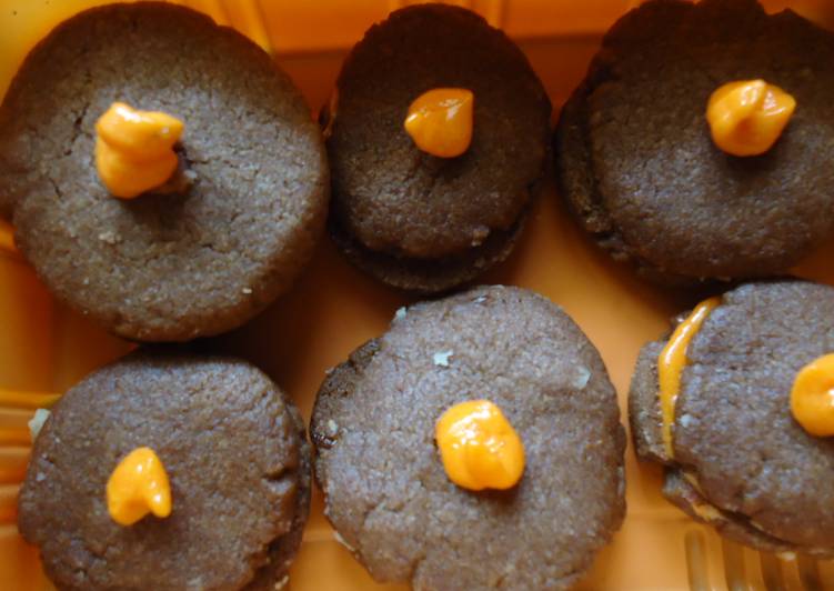 Step-by-Step Guide to Make Award-winning Chocolate Cookies with Orange butter cream